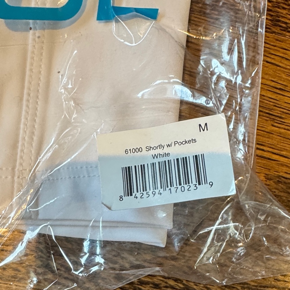IBKUL Classic White Shorts - Picture 2 of 4
